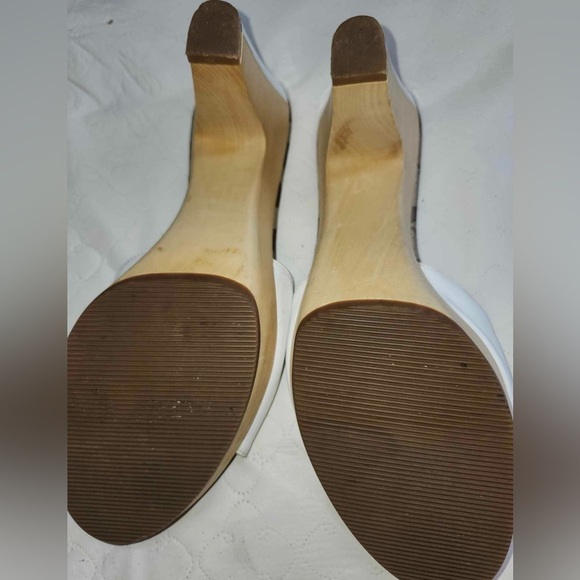 Coach Kathie Signature Wedge  Heels - Picture 6 of 8